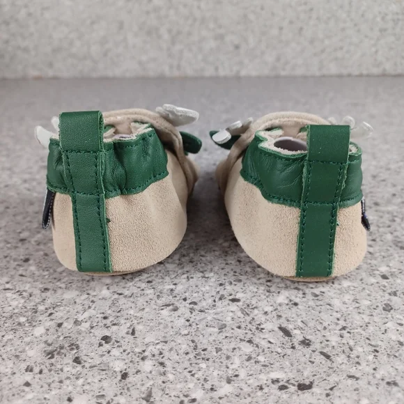 NBA Milwaukee Bucks Robeez Infant Baby Soft Shoes 0-6 months or 12-18 months - Picture 5 of 13